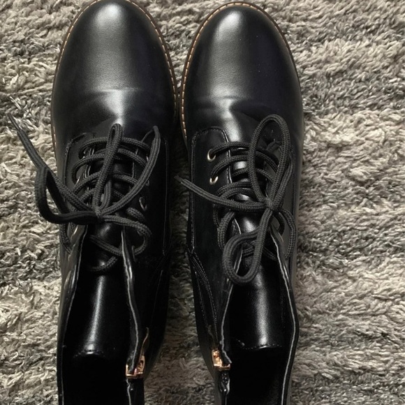 SOLD ✨HPx6✨combat boots - Picture 2 of 7